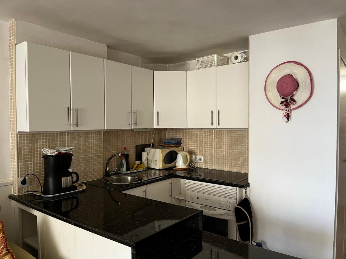 Borinquen Studio Apartment Playa Feñabe Exteriér fotografie